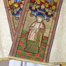 White Antique Roman High Mass Set of Vestments 8760